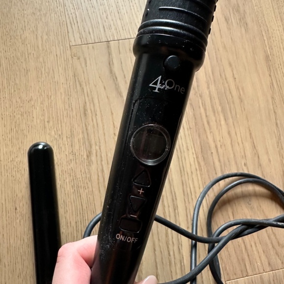 4-in-1 hair curling iron - Picture 2 of 3